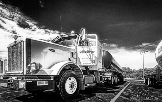 Schlumberger 965 Black and White by Bob Callender